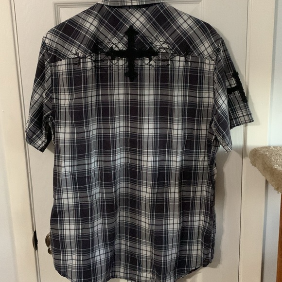 Men’s short sleeved Helix Black plaid shirt. - Picture 3 of 9
